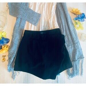 Forever 21 small cute basic black skort side zip pencil mini skirt shorts NWOT